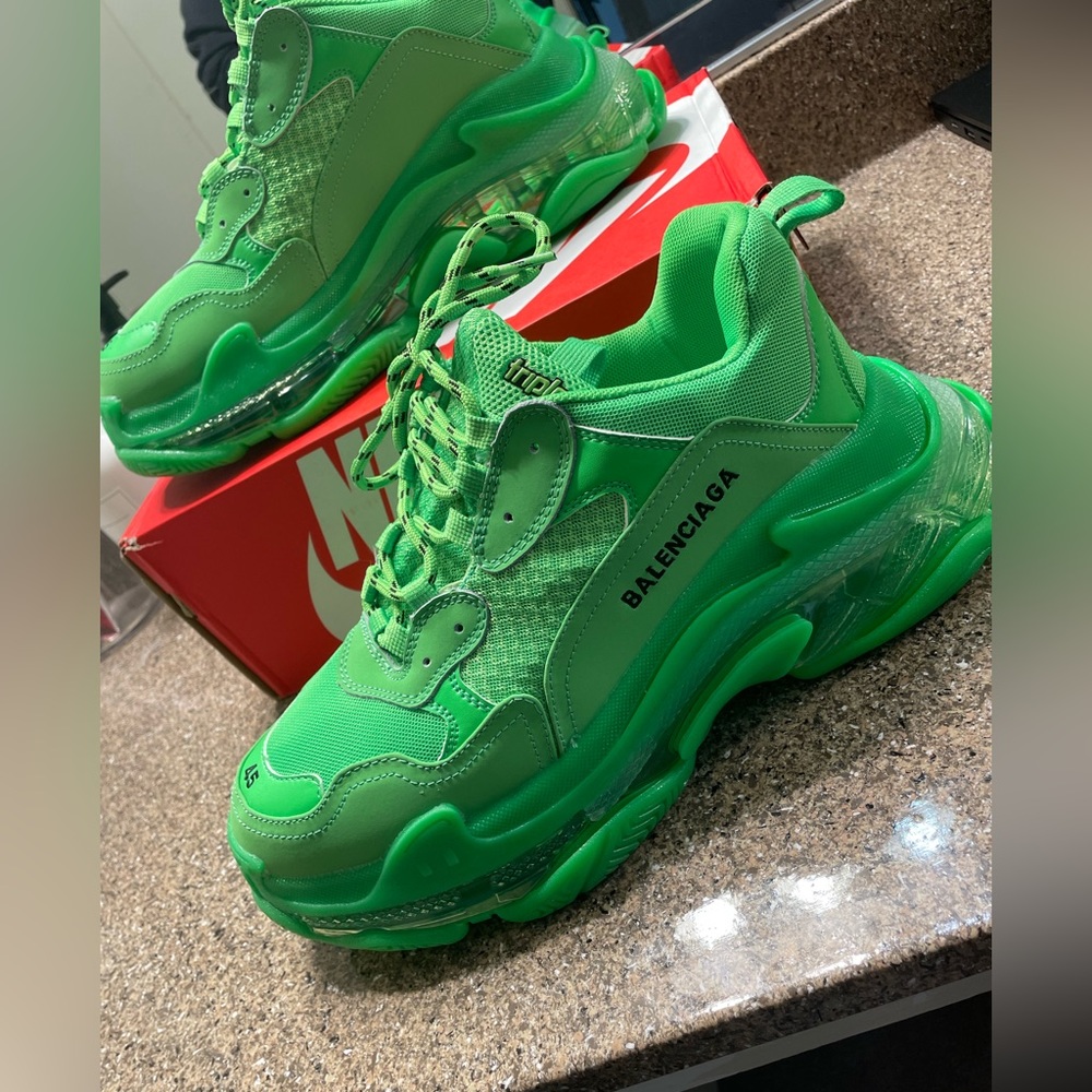 MENS Balenciaga Triple S Sneakers